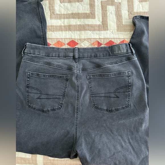 American Eagle Stretch Curvy Mom Jean - Picture 4 of 4
